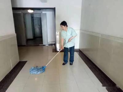 亞泰梧桐公館7月服務品質提升月播報 以汗水洗滌園區，用匠心守護家園——地面清洗紀實